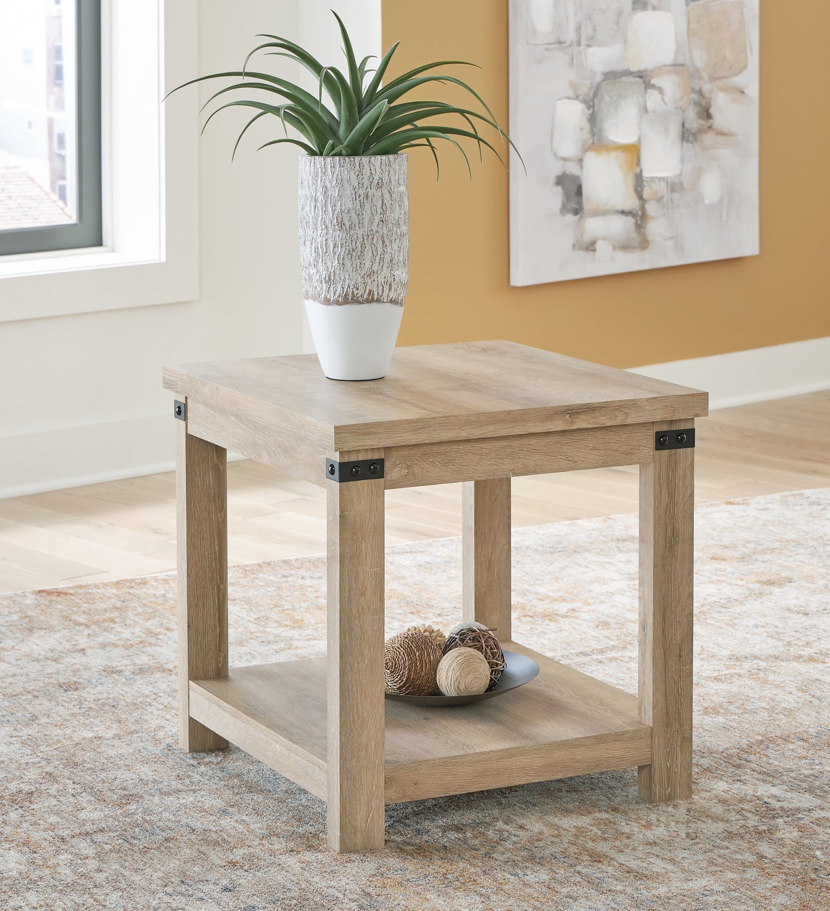 Calaboro Square End Table