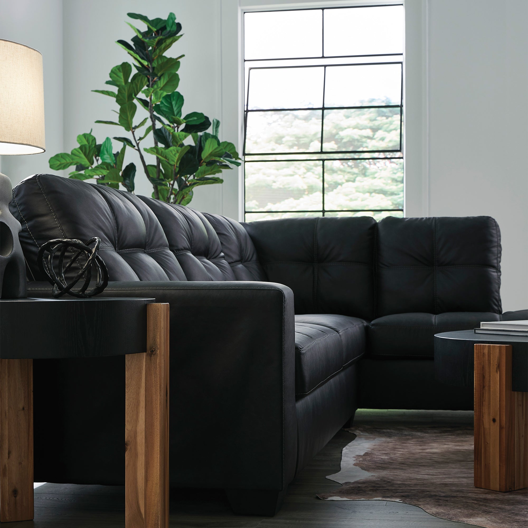 Barlin Mills 2-Piece Sectional with Chaise