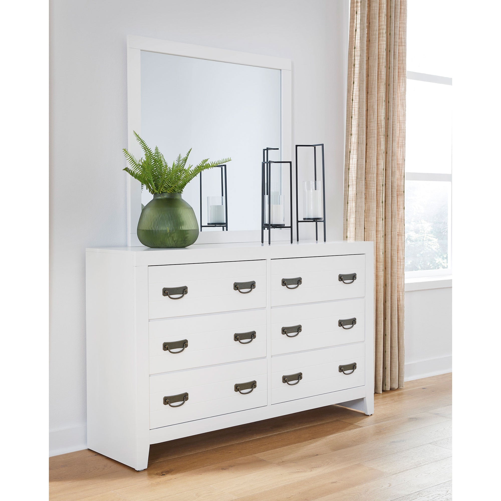 Binterglen King Panel Bed with Mirrored Dresser