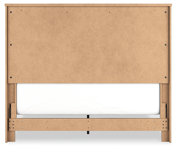 Nanforth King Panel Bed