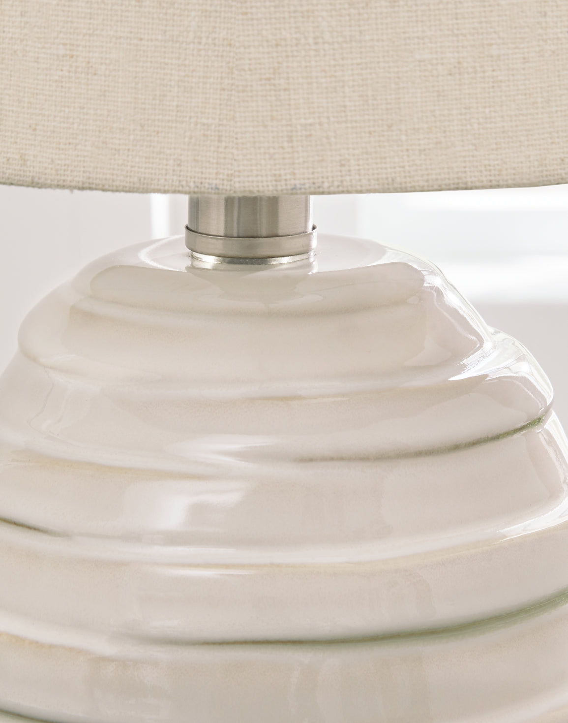 Glennwick Ceramic Table Lamp (1/CN)