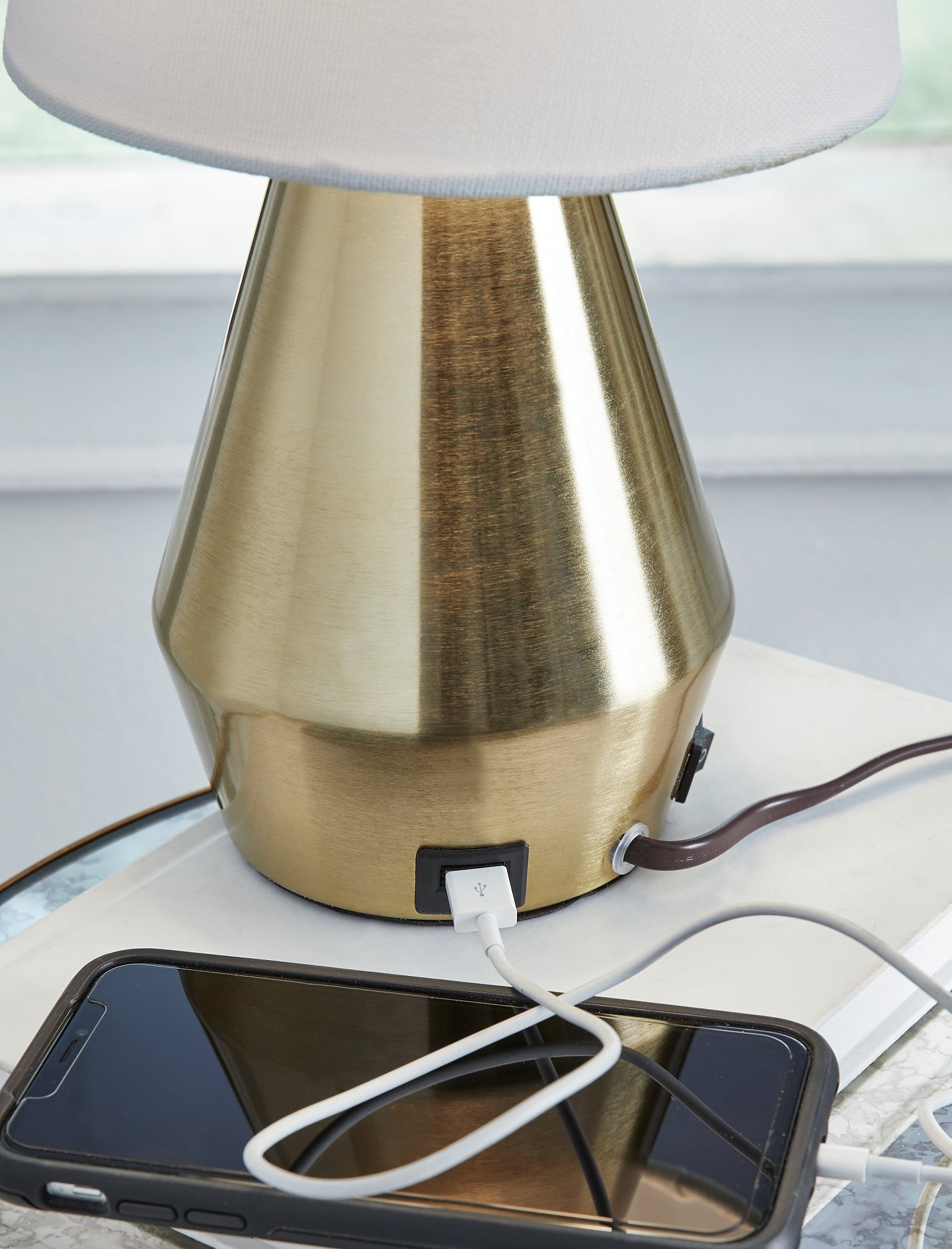 Lanry Metal Table Lamp (1/CN)