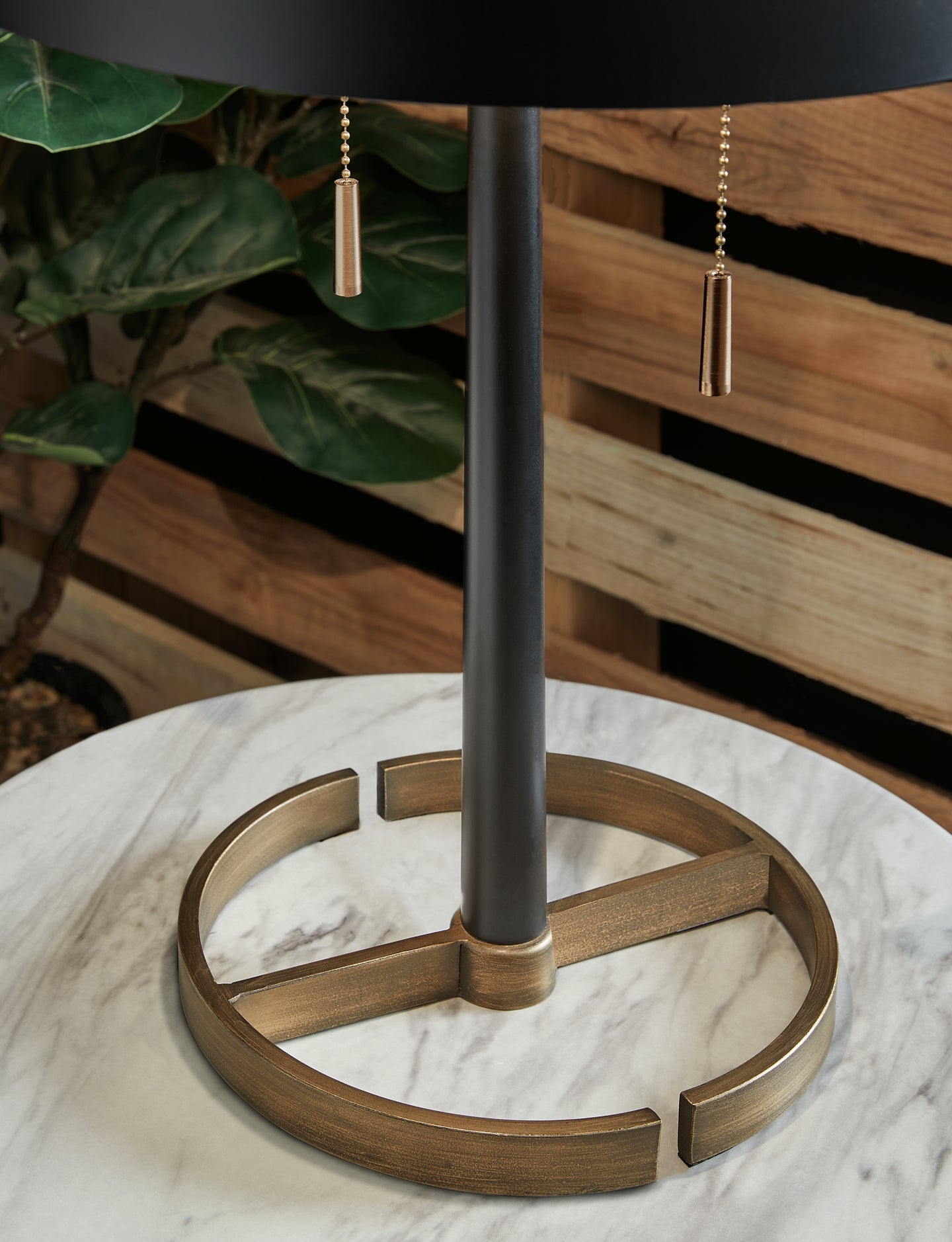 Amadell Metal Table Lamp