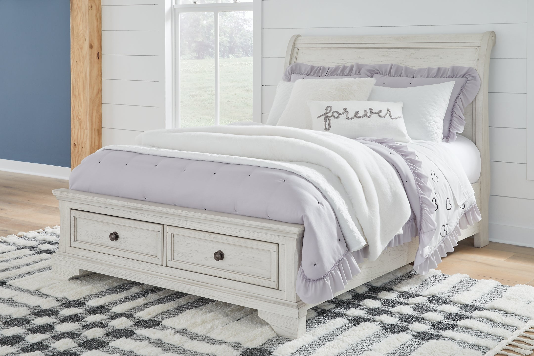 Robbinsdale King Sleigh Bed With Storage