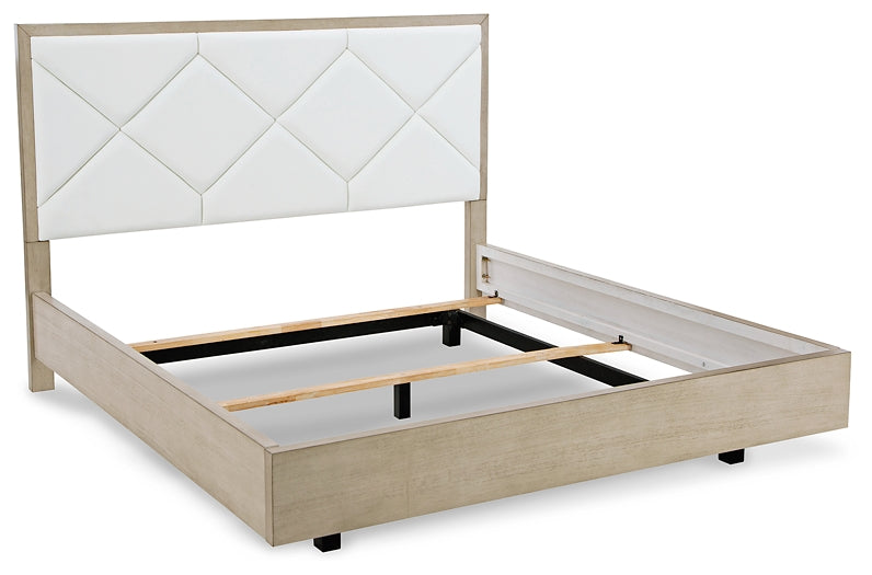 Wendora King Upholstered Bed with Mirrored Dresser